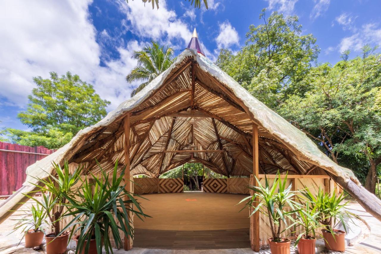 Latica Lodge Playa Negra Kültér fotó
